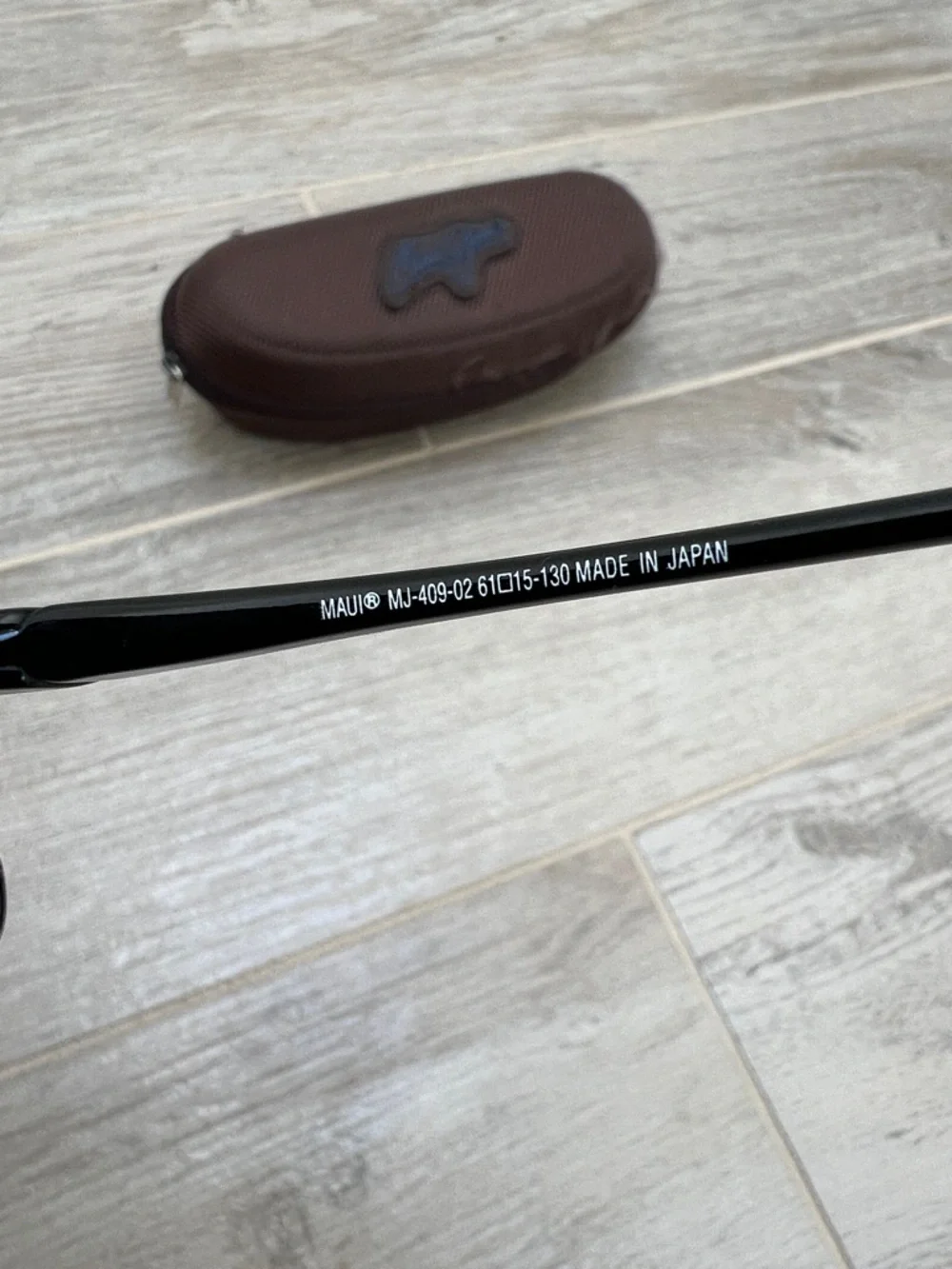 Maui Jim Sport Sunglasses with Brown Hard Case - Picture 5 of 8